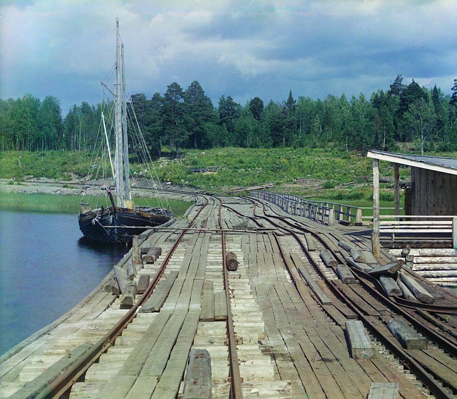 В 1916 году — пристань на Онежском озере у села Кондопога