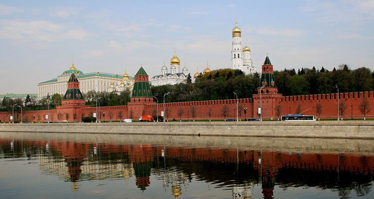 Новые перспективы из нового сквера Кремля