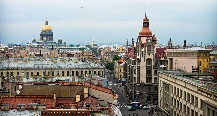 Популярные маршруты по петербургским крышам станут легальными