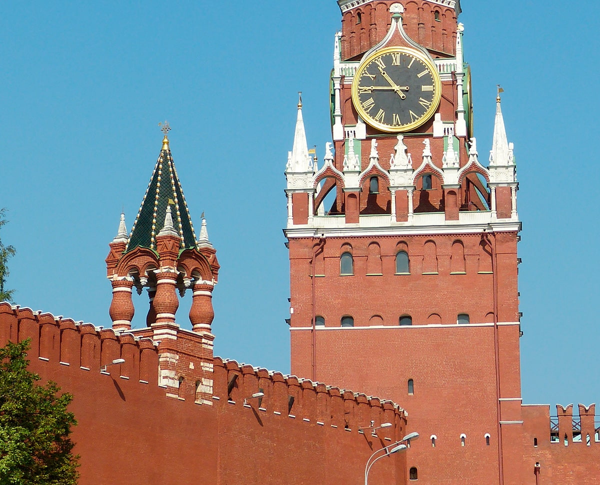Царская башня. 16,7 м. 1680-е годы. Ранее на этом месте располагалась небольшая деревянная вышка, с которой, по преданию, Иван Грозный наблюдал за Красной площадью.