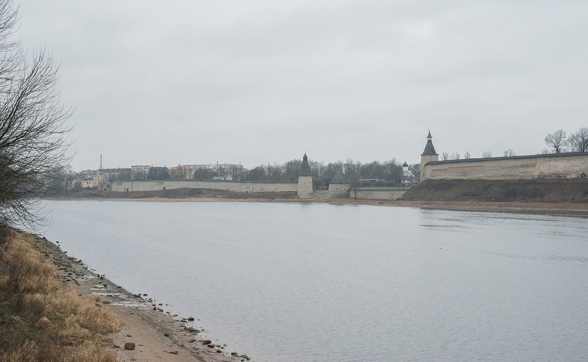 Псковская крепость имеет пять постепенно формировавшихся поясов укреплений.