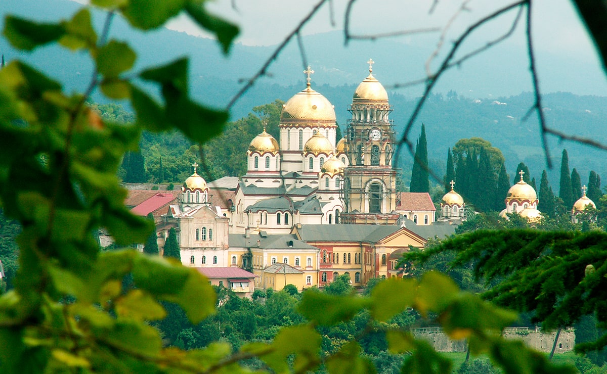 Одной из точек притяжения является Новоафонский мужской монастырь (Симоно-Канонитский), основанный русскими монахами в 1875 году.