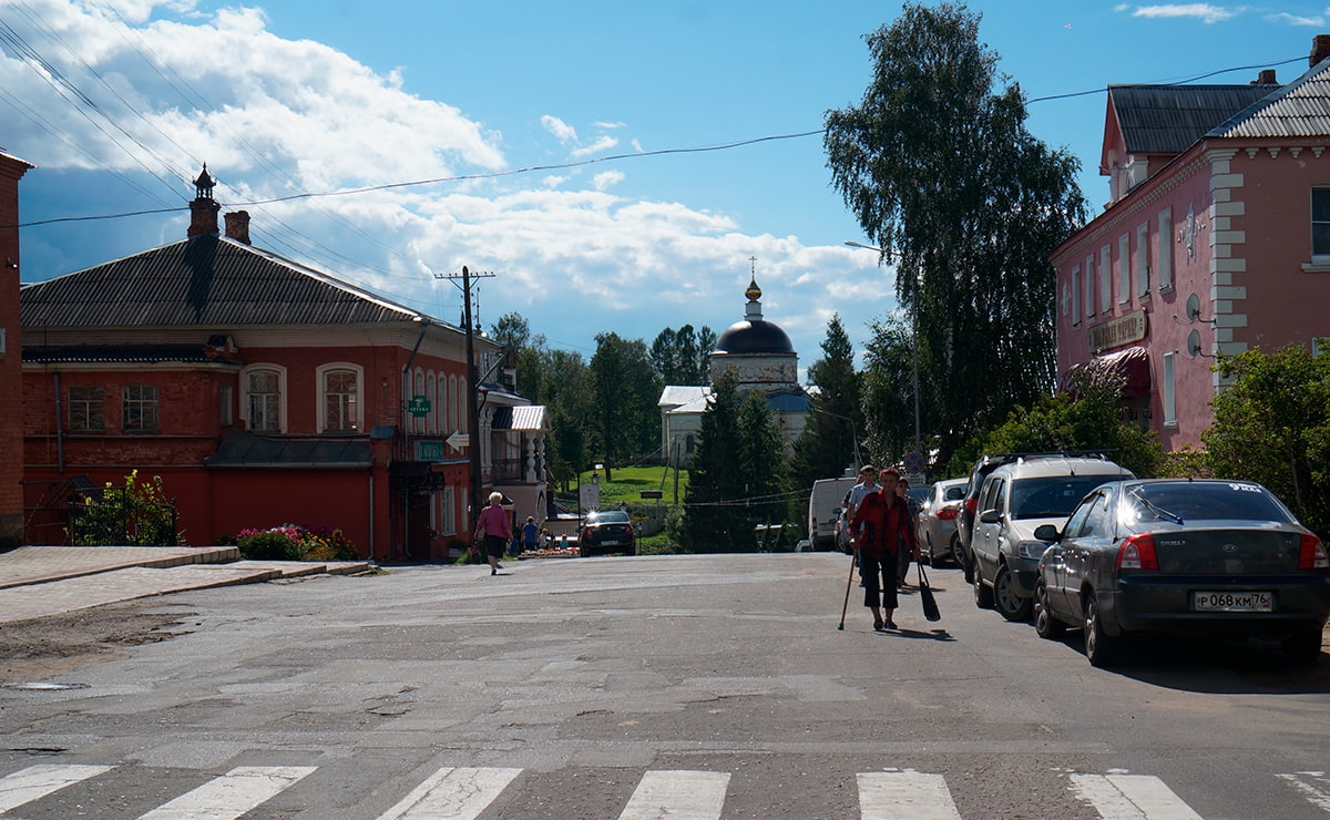 Мышкин становится центром уезда, раскинувшегося в длину на 75 верст, в ширину от 8 до 45 верст, с населением 72205 жителей.