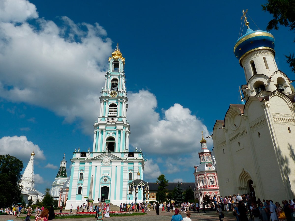 Колокольня (1741—1770). Её высота составляет 88 м, что на 11 м больше звонницы Новодевичьего монастыря и на 6 м — колокольни Ивана Великого в Московском Кремле.