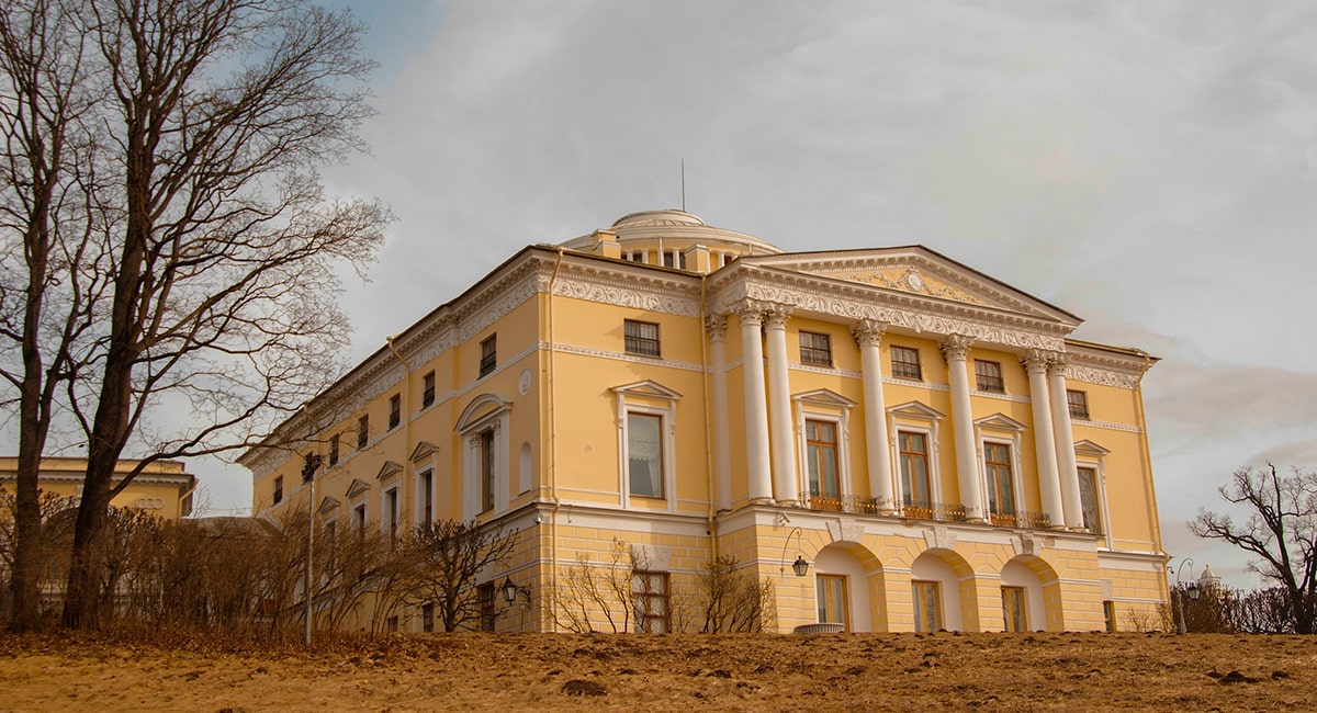 Дворцово-парковый ансамбль Павловска создан в эпоху расцвета русского классицизма в конце XVIII – начале XIX вв.