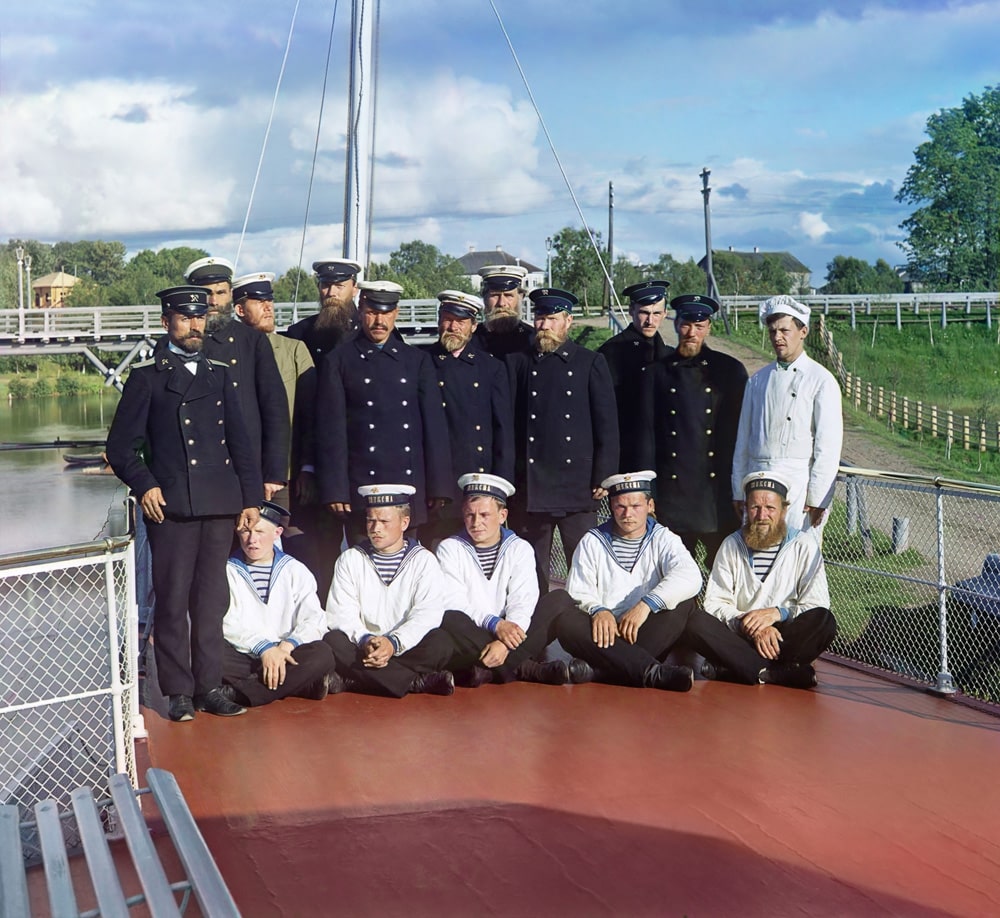 Команда парохода «Шексна» на пароходной пристани в Вытегре