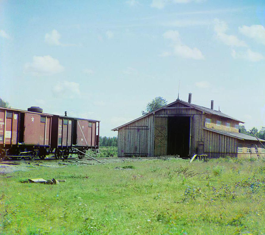 Паровозный сарай (железнодорожное депо) на станции Кивач