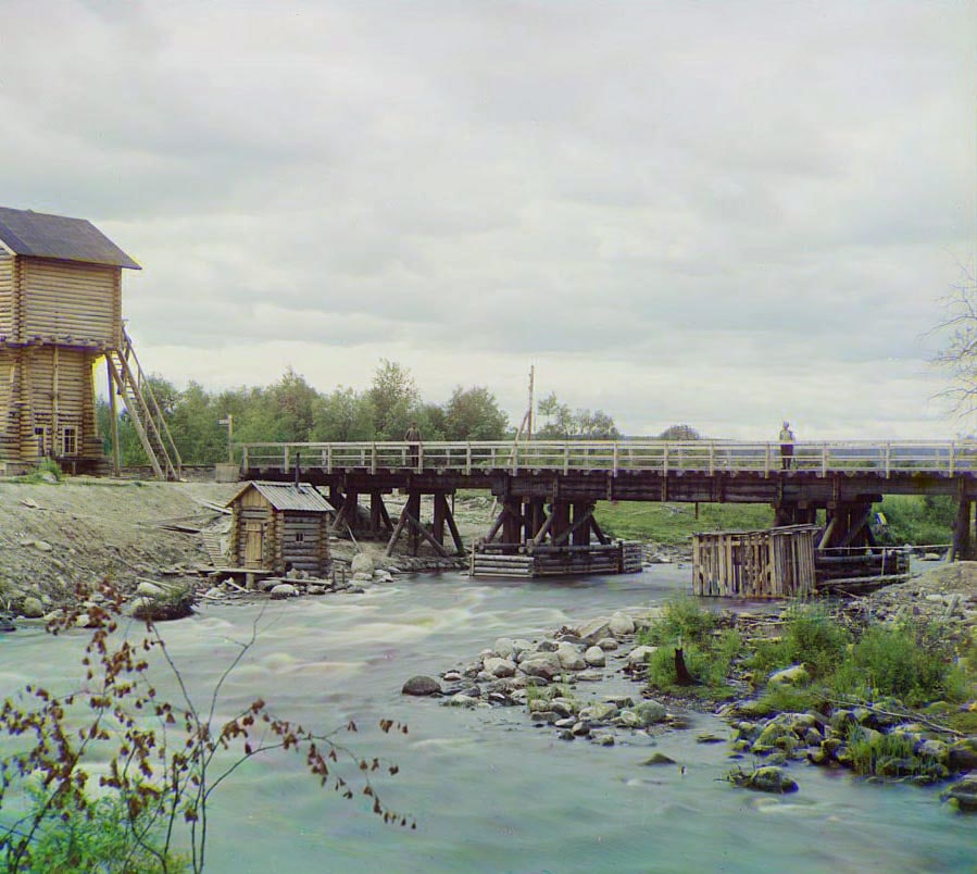 Водокачка у ж/д моста через речку Лижма